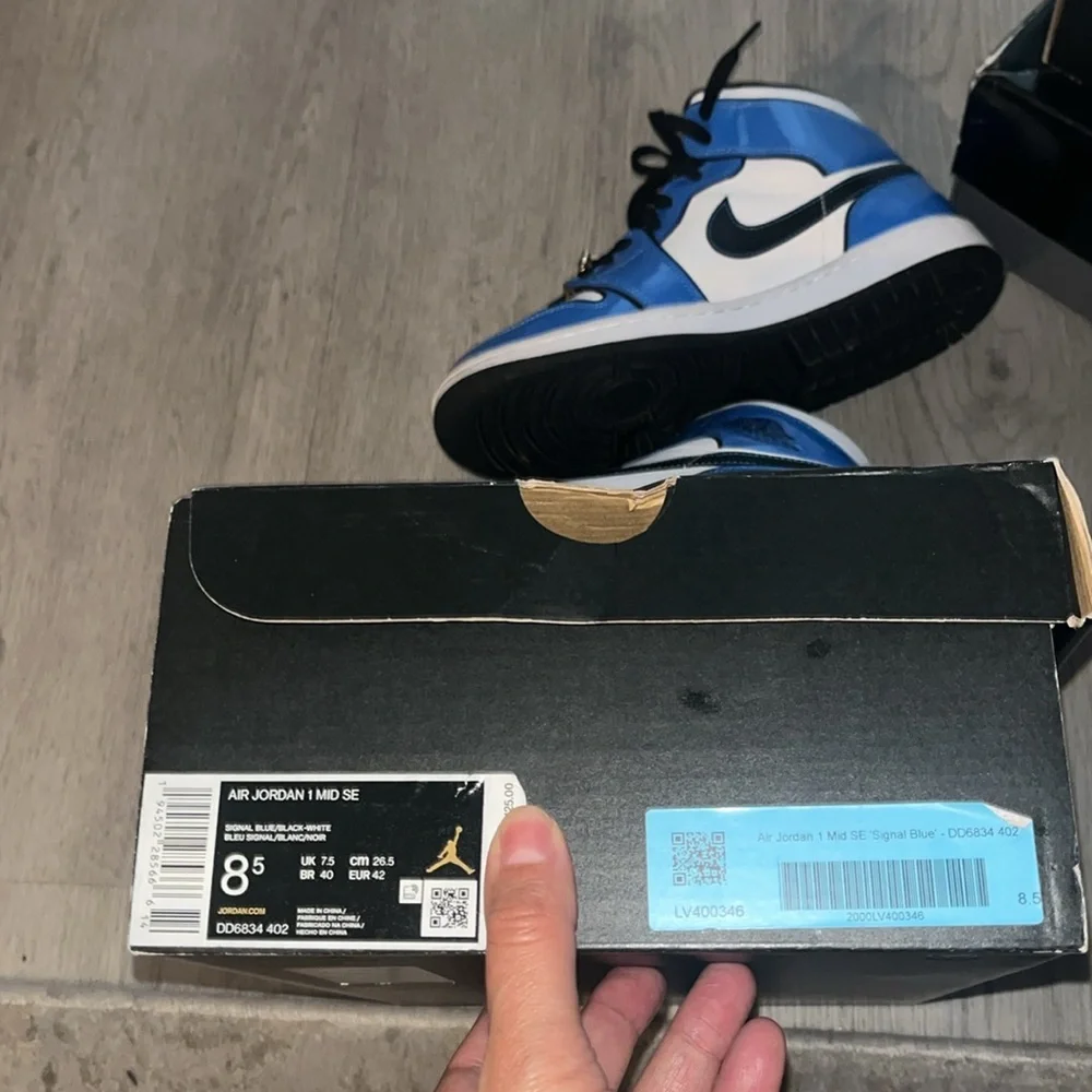 2021 Air Jordan 1 Mid SE 'Signal Blue'